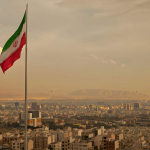 Iran, commiato a Khamenei: Teheran tra lutto e tensione